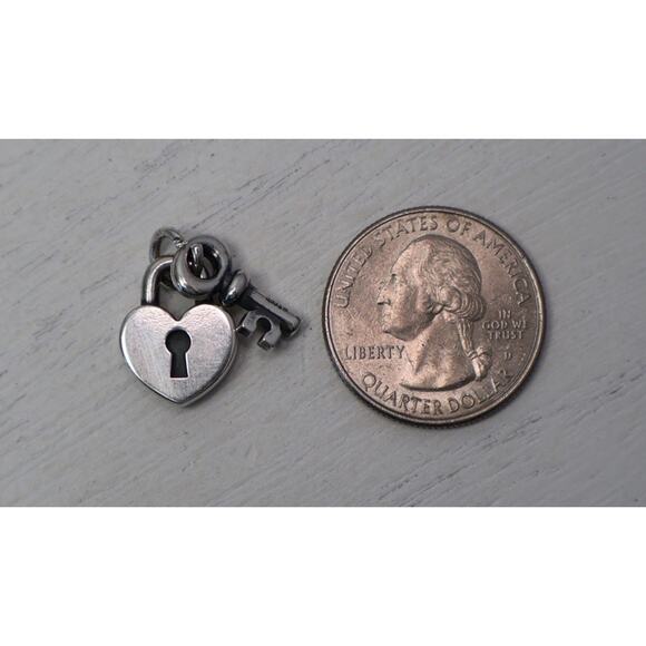 James Avery 925 My Heart Is Yours Charm 5.57G / 0.7in - Picture 4 of 5